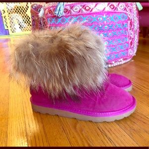 Fuchsia Fur boots size 8